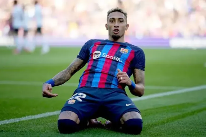 رافيينا يوضح سبب بكاء فيتور في التدريبات فور وصول المدرب فليك لبرشلونة