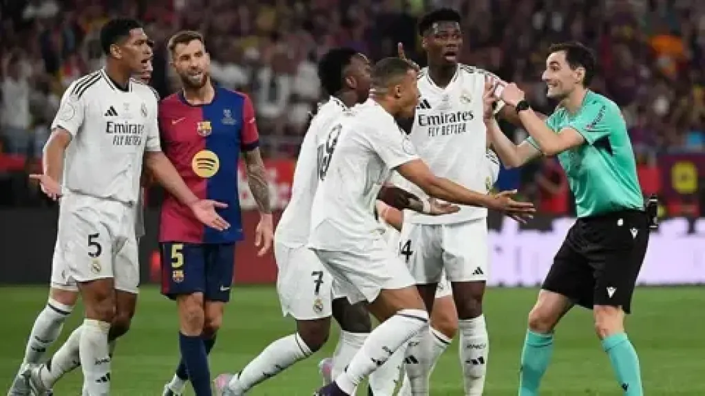 قضية نيغريرا تعود للواجهة وتوهج أجواء الكلاسيكو بين ريال مدريد وبرشلونة