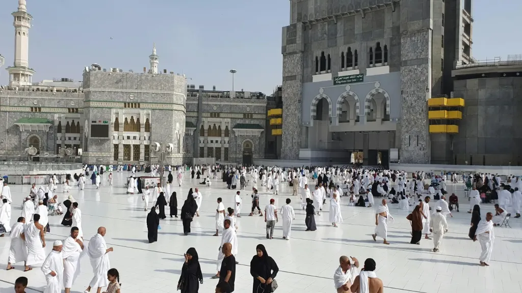 تفسير حلم مكة المكرمة للعزباء والمتزوجة والرجل في المنام لكبار المفسرين والعلماء