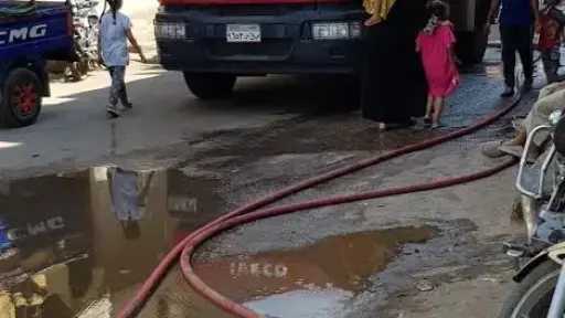 رجال الإطفاء يسيطرون على حريق...