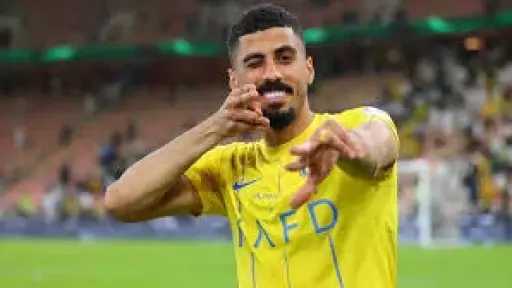 هل يرحل علي لاجامي عن...