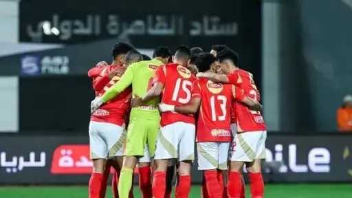 صفقات الأهلي.. النادي يدخل في...