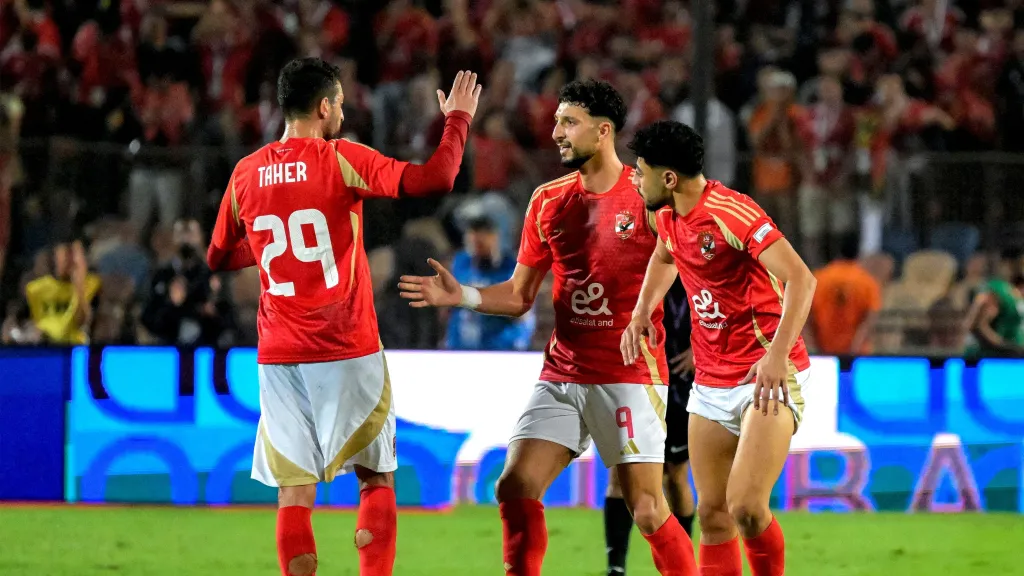 لقاء الكبار.. القنوات الناقلة لمباراة الأهلي والمصري في دوري النيل اليوم