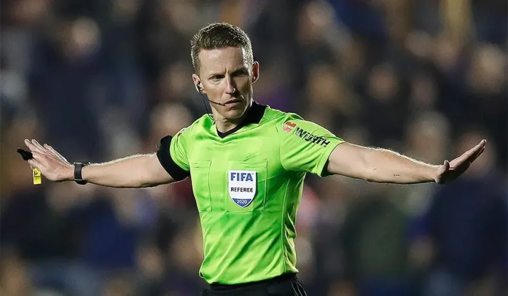 بعد إعلان حكم مباراة ريال مدريد وبرشلونة.. أرقام قطبي الكلاسيكو مع ”هيرنانديز”