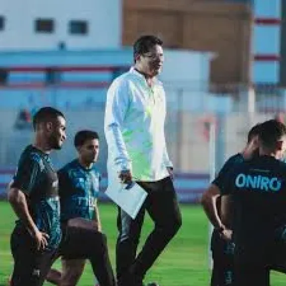 تفاصيل أول لقاء لمدرب الزمالك أيمن الرمادي وغضبه حول وضع الأبيض