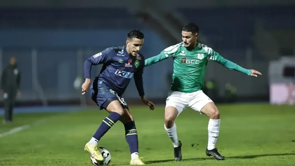 القنوات الناقلة لمباراة الرجاء الرياضي والدفاع الحسني الجديدي في الدوري المغربي مع الموعد