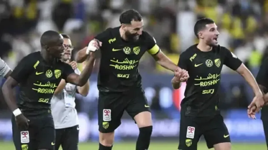 الاتحاد يقترب من إعادة سعود عبد الحميد إلى أحضانه بعد تجربة أوروبية قصيرة