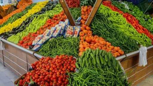 أسعار الخضروات والفاكهة تستقر في...