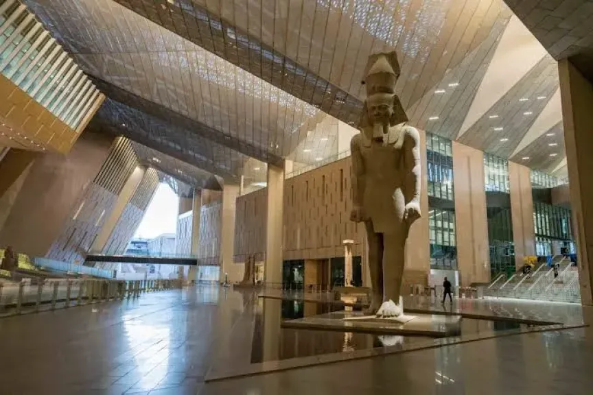 رئيس جزر القمر ووزيرة التعليم الصينية.. زيارات رفيعة المستوى للمتحف المصري الكبير