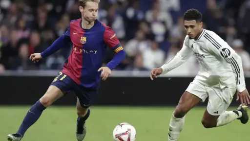 الكلاسيكو يقترب.. معلق مباراة برشلونة...