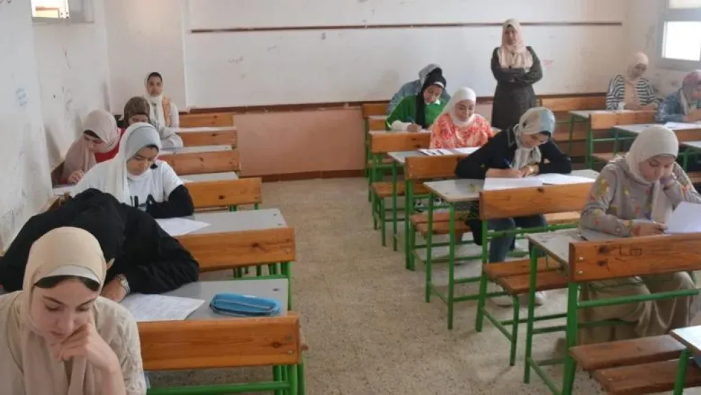 تعرف على القرارات الأخيرة لوزراة التربية والتعليم عن نظام البوكليت للشهادة الإعدادية