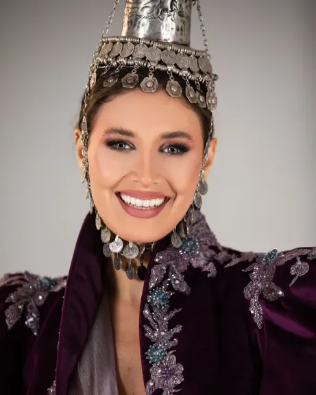 من ”لبنان” إلى مسابقة ملكة جمال العالم بالهند”.. فـمن هي ندى كوسا؟