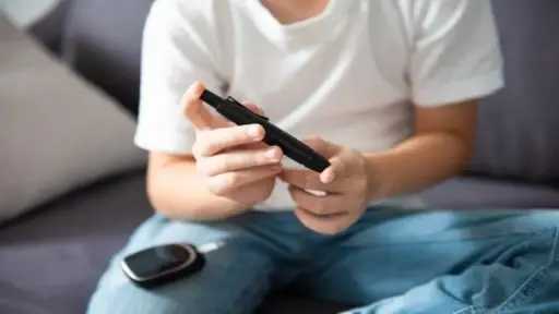 واقعة التعدي على طالب مريض...