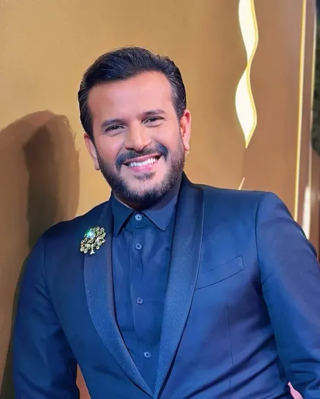 رحيل صامت مفاجئ يهز الوسط الفني.. نعيّ الفنانين لـ”صبحي عطري” ومسيرته الإعلامية
