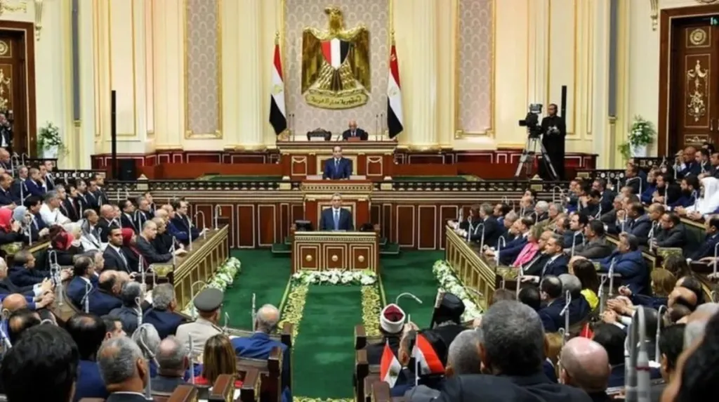 قانون الإيجار القديم يعود للواجهة تحت قبة البرلمان وسط انقسام بين الملاك والمستأجرين