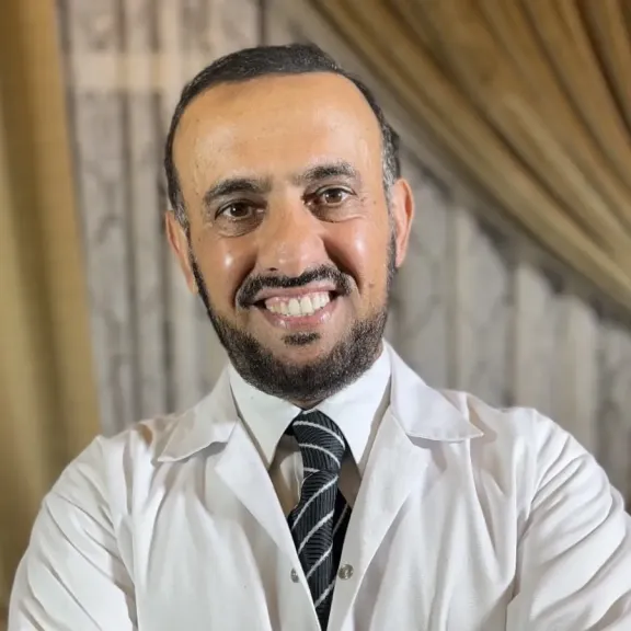 عادات يومية بالصيف تقودك للتسمم دون أن تدري.. الدكتور ”العثمان” يُجيب