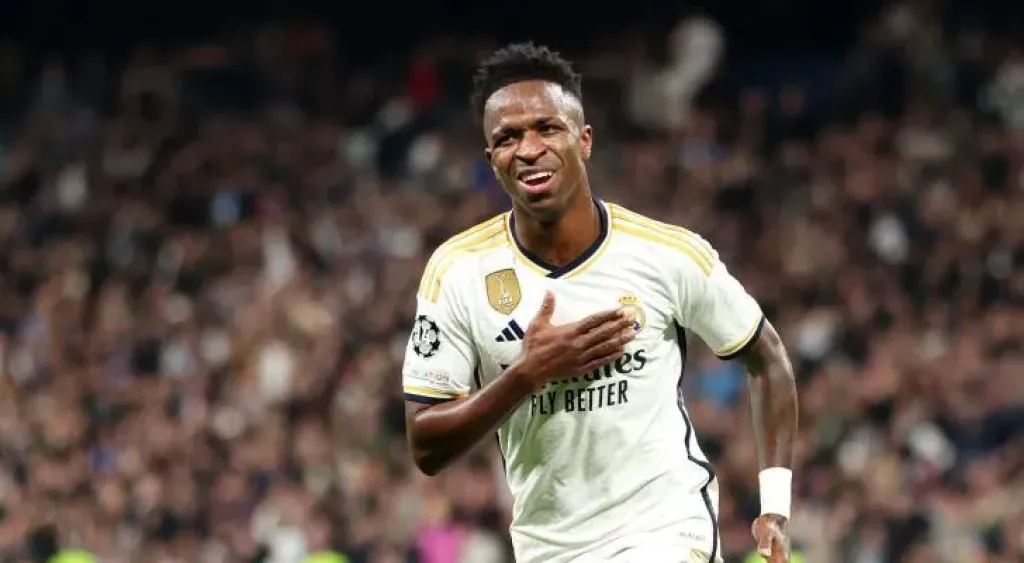 ”فينيسيوس” في مرمى النيران.. بعد هزيمة ”ريال مدريد” أمام ”برشلونة” وتوديع الألقاب