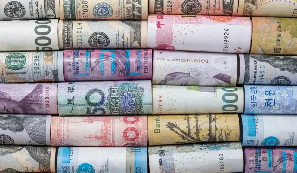 3 عملات عربية تتراجع أمام الجنيه المصري في تعاملات اليوم الإثنين 12 مايو 2025