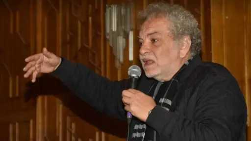 ”ربنا أنقذني عشان خاطر والدتي”.....