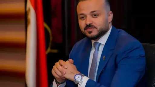 عضو بإدارة الأهلي يدعو بالصحة...