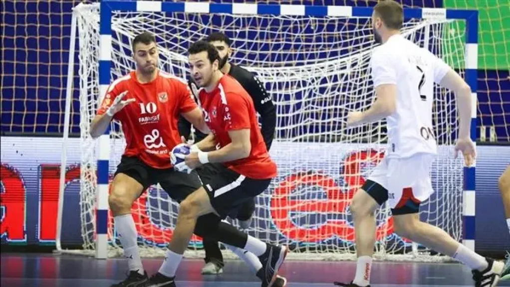 نتيجة مباراة الأهلي والزمالك اليوم.. الأحمر يخطف بطاقة النهائي الإفريقي