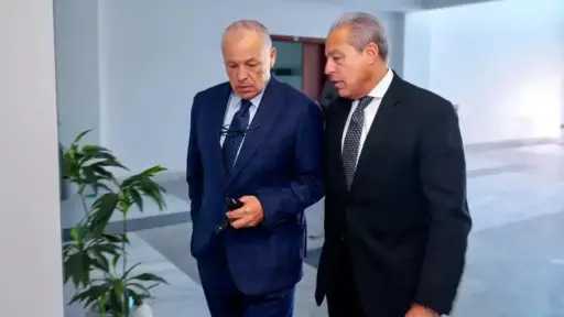 اجتماع 20 مايو يهدد بخلط...