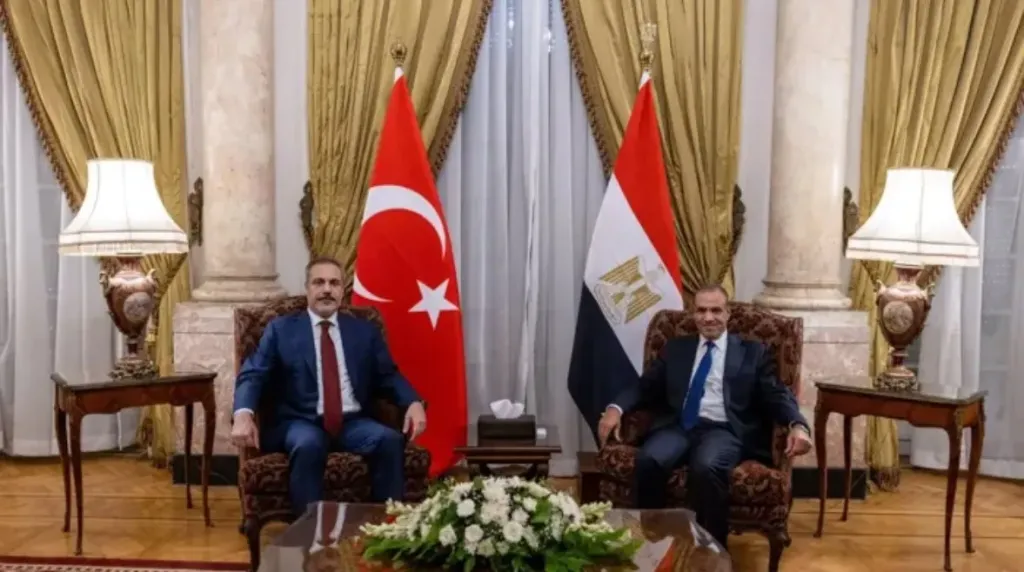 مصر وتركيا تتفقان على تحركات عاجلة لوقف إطلاق النار وإعمار غزة