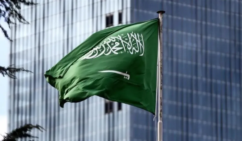 السعودية تعلن شروط التأشيرة الموسمية.. 5 أشهر عمل بلا حج.. تأمين إلزامي لكل عامل