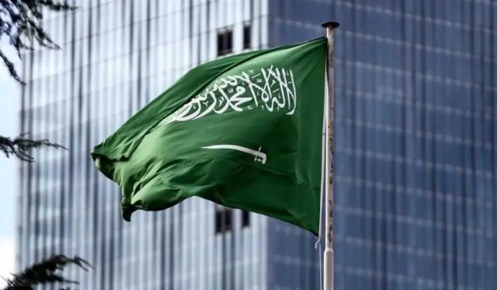 السعودية تعلن شروط التأشيرة الموسمية.. 5 أشهر عمل بلا حج.. تأمين إلزامي لكل عامل