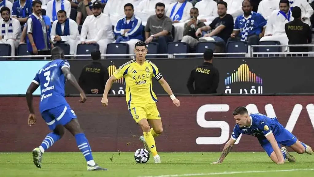 هل سينتقل للهلال؟.. إعلامي رياضي يكشف حقيقة انتقال رونالدو لنادي الهلال في مونديال الأندية