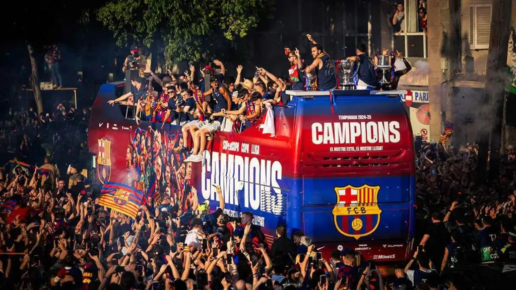 احتفالات برشلونة بالتتويج بلقب الدوري الإسباني