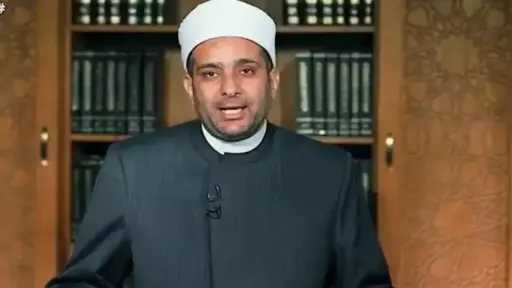 هل تُقبل الصلاة إذا قرئت...