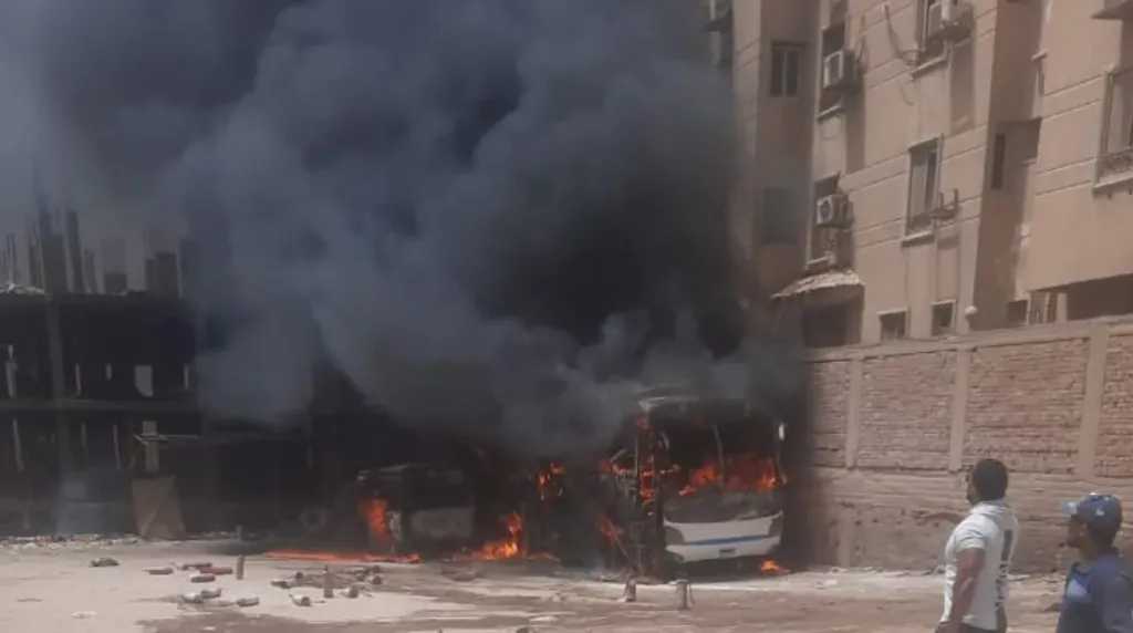 حريق مفاجئ في اتوبيسات مدارس الحسام الدولية.. ”كافة التفاصيل”