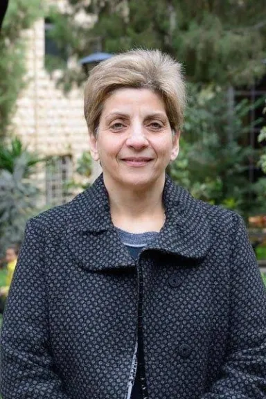 منى مجدلاني