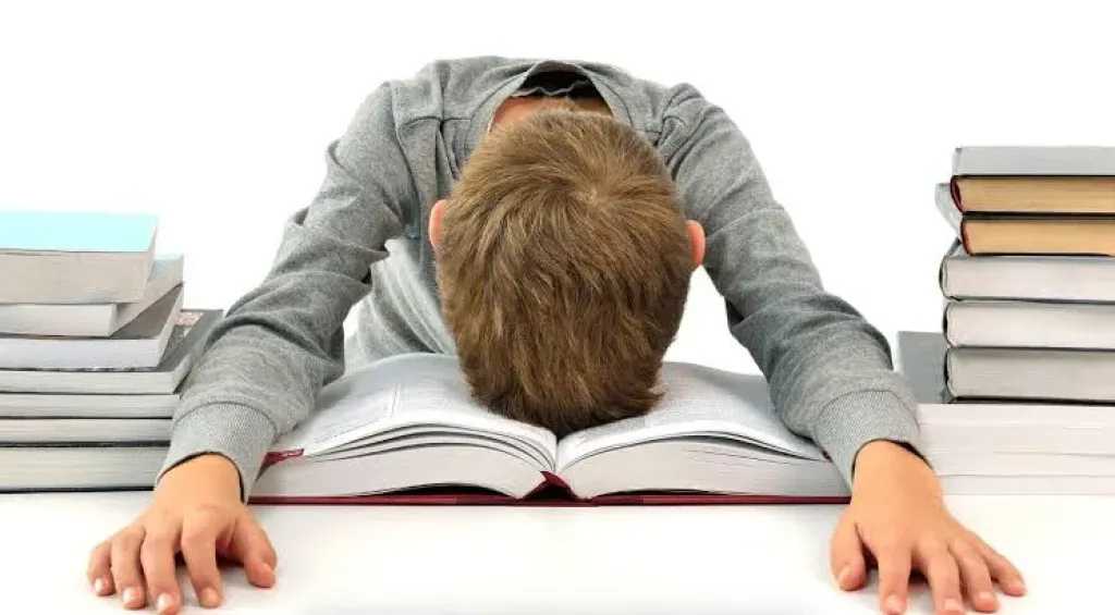 حافظ على تركيزك.. طرق تساعدك في تجنب التوتر والقلق خلال فترة الامتحانات