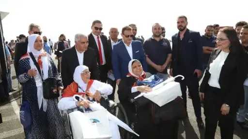 البعثة المصرية تستقبل الحجاج وتعمل...