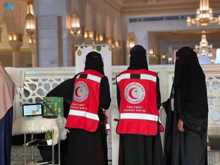 شباب متطوع لخدمة الحجاج