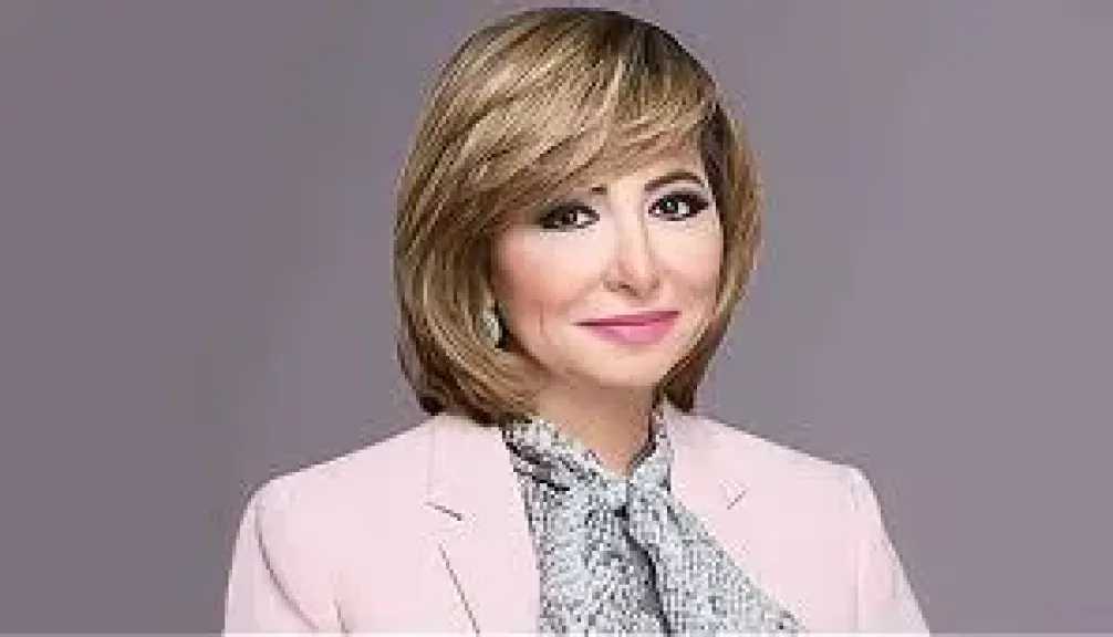 ”تحفيل خفيف”: ”لميس الحديدي” تدافع عن إعلان الأهلي الجديد وتثير الجدل بروح رياضية