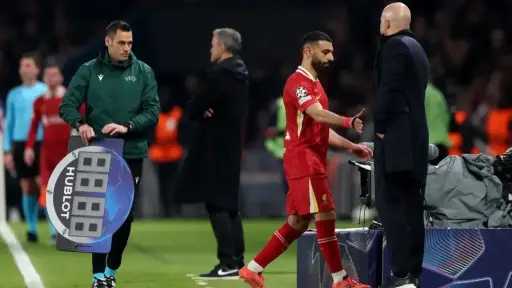 آرني سلوت يدافع عن محمد...