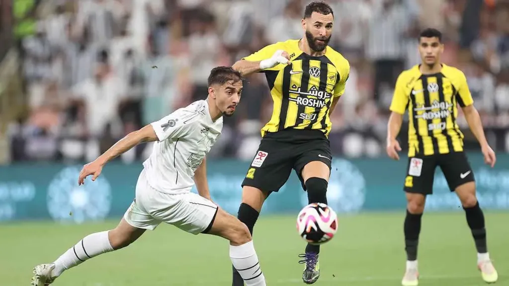 معركة الأبطال.. القنوات الناقلة لمباراة الاتحاد والشباب في دوري روشن اليوم الجولة قبل الأخيرة