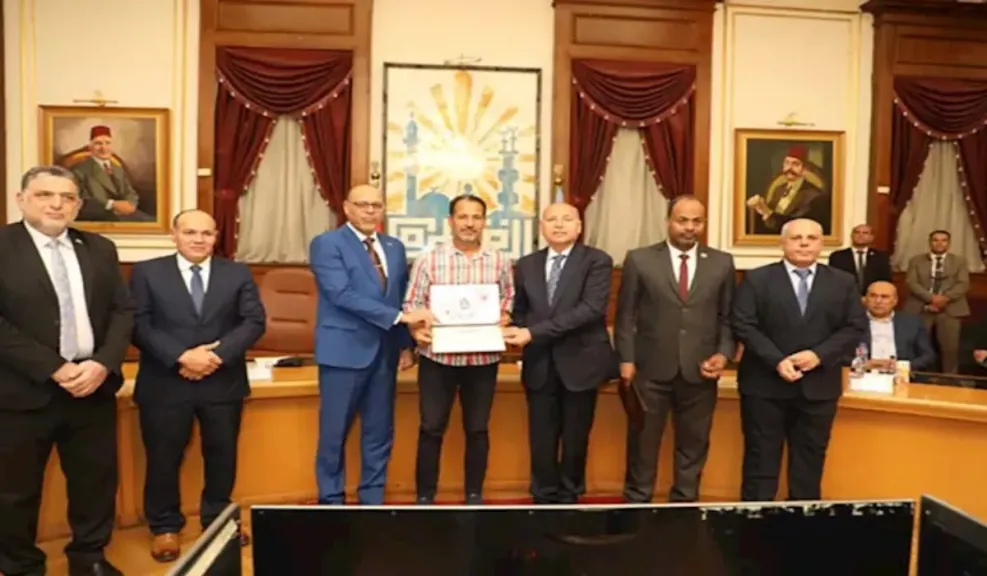 مستشار وزير العمل
