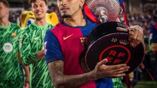 رسميًا.. برشلونة يُجدد عقد رافينيا...