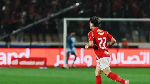 مفترق طرق الأهلي.. هل يفرط...