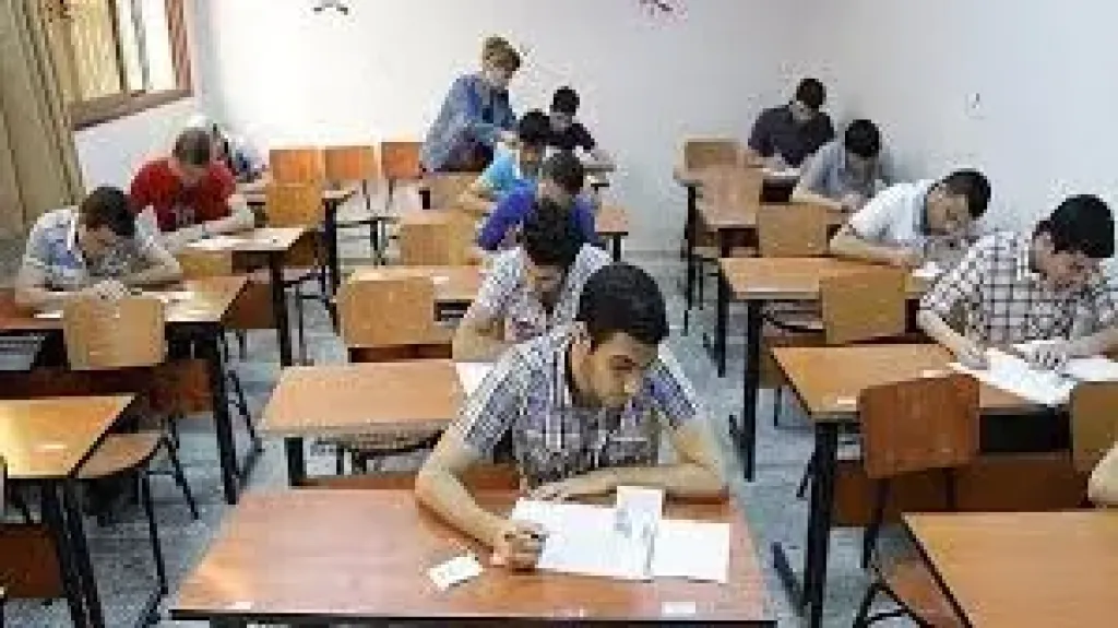 صعوبة امتحان الكيمياء بالإنجليزي 2ث