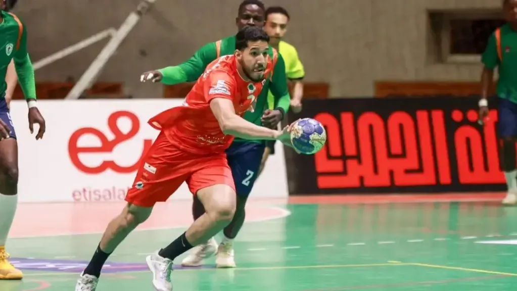 القنوات الناقلة لمباراة الأهلي ودرب سلطان المغربي في نصف نهائي كأس الكؤوس الإفريقية لكرة اليد مع الموعد