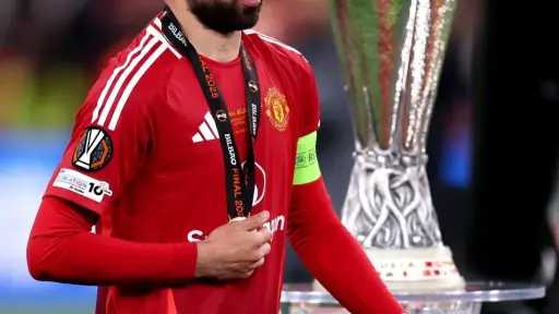 الهلال يُراقب.. هل يرحل برونو...