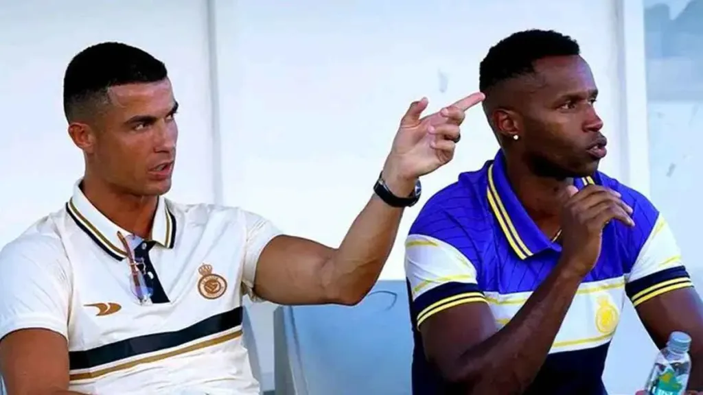 تفاعل مشتبه به من صديق رونالدو يثير القلق.. هل يرحل عن النصر قبل كأس العالم للأندية؟
