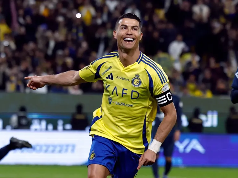 كريستيانو رونالدو يحدد صفقات النصر السعودي: نجوم عالميون شرط التجديد