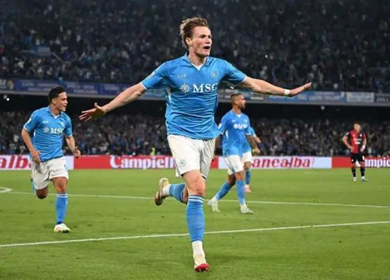 قبل نهائي الأبطال.. إنتر ميلان يخسر لقب الدوري الإيطالي لصالح نابولي بفارق نقطة