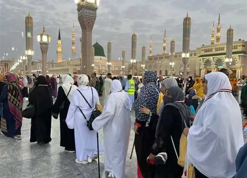 زيارة الروضة الشريفة تُنثر رحمة وطمأنينة في قلوب حجاج مصر
